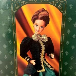 Hallmark Special Edition 1996 Yuletide Romance Barbie-third in a series